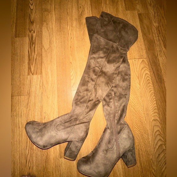 Charlotte Russe Brown Over-the-Knee Block Heel Boots - Picture 3 of 3